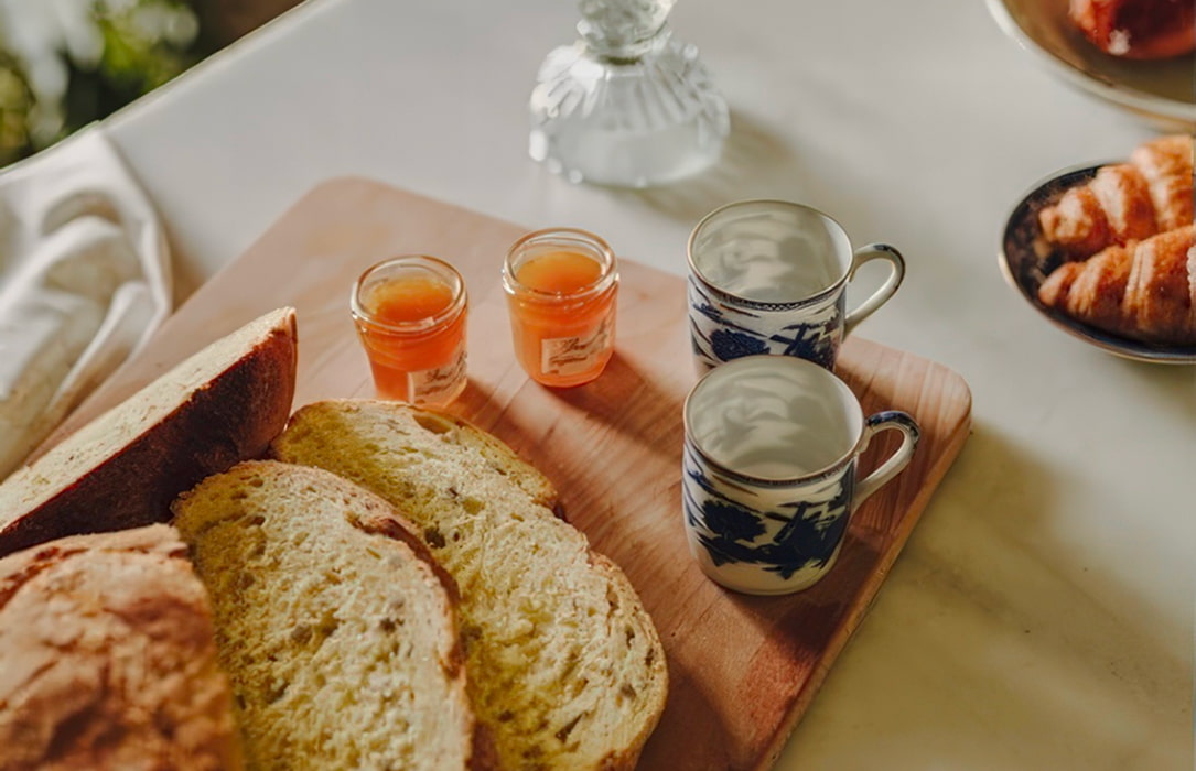 Detalle del desayuno servido en nuestro Boutique Hotel en Cantabria