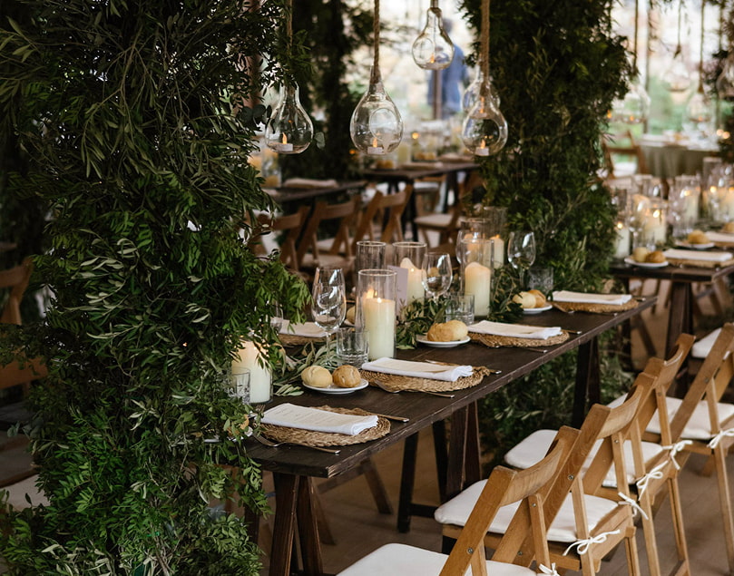 Decoración de mesas para una boda de estilo rústico
